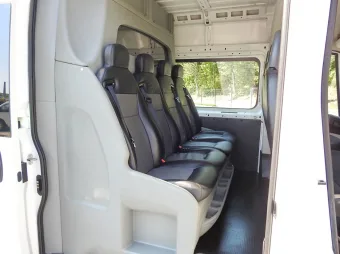 Peugeot Boxer brygadówka 110KM D89973 - wnetrze