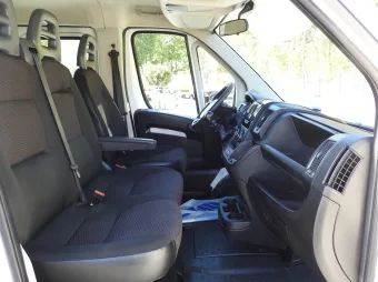 Peugeot Boxer doka skrzynia 140KM P77198 - schowki