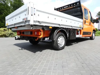 Peugeot Boxer doka skrzynia 130KM K57398 - siedzenia