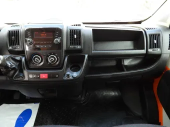 Peugeot Boxer doka skrzynia 130KM K57398 - wnetrze