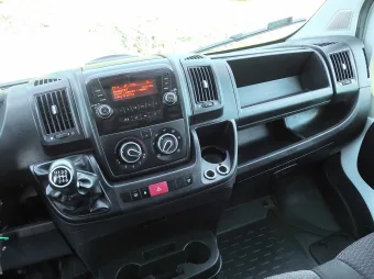Peugeot Boxer doka skrzynia 140KM P77198 - wnetrze