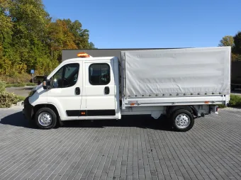 Peugeot Boxer doka skrzynia 140KM P77198 - zaladunek
