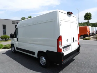 Peugeot Boxer furgon chłodnia 130KM G23135 - bok tyl