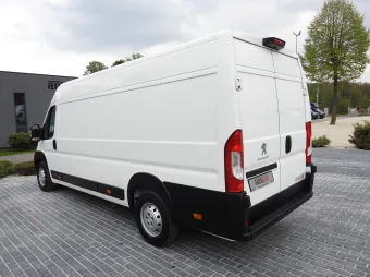 Peugeot Boxer furgon chłodnia 135KM S45902 - bok tyl