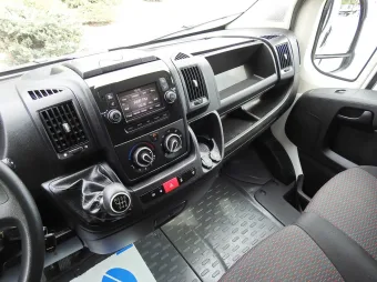 Peugeot Boxer furgon chłodnia 135KM S45902 - fotele