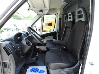 Peugeot Boxer furgon chłodnia 130KM G23135 - radio