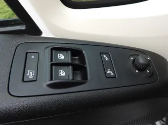 Peugeot Boxer furgon chłodnia 135KM S45902 - radio