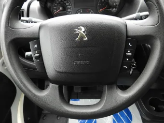 Peugeot Boxer furgon chłodnia 120KM P31415 - wnetrze