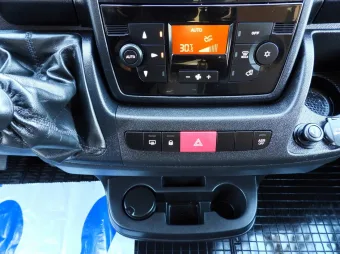 Peugeot Boxer kontener chłodnia 8 palet 165KM T96636 - detal