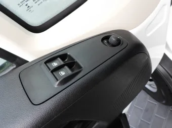 Peugeot Boxer kontener chłodnia 8 palet 165KM R53545 - fotele