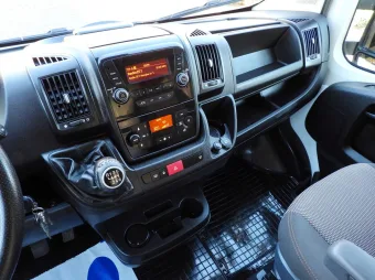 Peugeot Boxer kontener chłodnia 8 palet 165KM T96636 - fotele