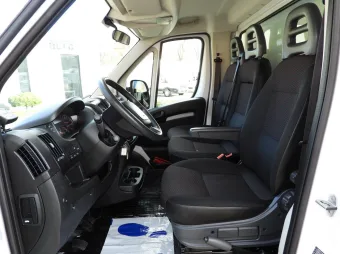 Peugeot Boxer kontener chłodnia 8 palet 140KM T95441 - kabina