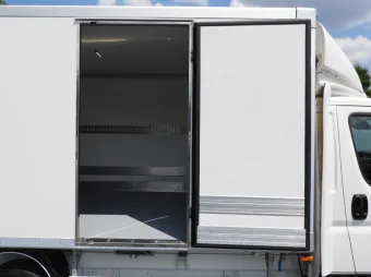 Peugeot Boxer kontener chłodnia 8 palet 165KM R53545 - kokpit