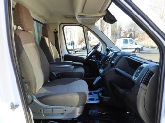 Peugeot Boxer kontener chłodnia 8 palet 165KM T96636 - konsola