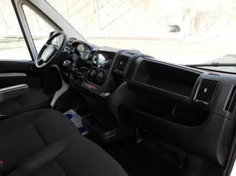 Peugeot Boxer kontener chłodnia 8 palet 140KM T95441 - lewarek