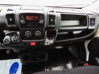 Peugeot Boxer kontener chłodnia 8 palet 140KM T95441 - licznik