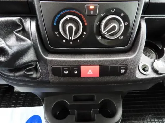 Peugeot Boxer kontener chłodnia 8 palet 140KM T95441 - navi