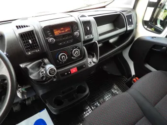 Peugeot Boxer kontener chłodnia 8 palet 140KM T95441 - panel