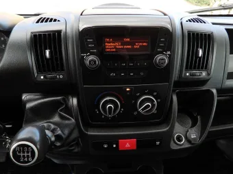 Peugeot Boxer kontener chłodnia 8 palet 140KM T95441 - radio
