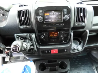Peugeot Boxer kontener chłodnia 8 palet 165KM R53545 - schowki