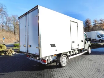 Peugeot Boxer kontener chłodnia 8 palet 165KM T96636 - tyl