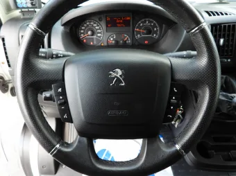 Peugeot Boxer kontener chłodnia 8 palet 165KM R53545 - wnetrze