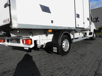 Peugeot Boxer kontener chłodnia 8 palet 140KM T95441 - zabudowa