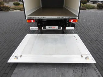 Peugeot Boxer kontener winda 8 palet 140KM V05055 - kokpit