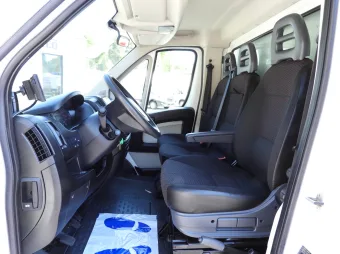 Peugeot Boxer kontener winda 8 palet 130KM K24965 - siedzenia