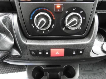 Peugeot Boxer kontener winda 8 palet 140KM V05055 - wyposazenie