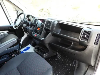 Peugeot Boxer skrzynia plandeka 8 palet 165KM R30116 - fotel pasazera