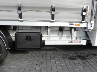 Peugeot Boxer skrzynia plandeka 8 palet 165KM R30116 - kabina