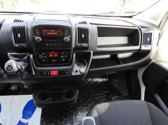 Peugeot Boxer skrzynia plandeka 8 palet 165KM R30116 - klima