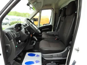 Peugeot Boxer skrzynia plandeka 10 palet 165KM W36052 - siedzenia