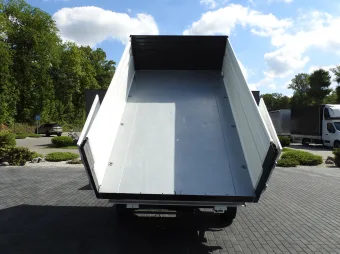 Peugeot Boxer wywrotka trojstronna 130KM 806753 - bok zabudowy