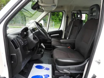 Peugeot Boxer wywrotka trojstronna 165KM S62476 - siedzenia