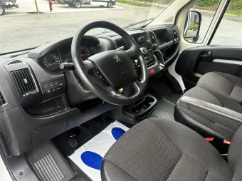 Peugeot Boxer wywrotka trojstronna 165KM S62476 - srodek