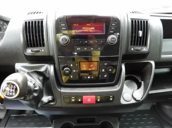 Peugeot Boxer wywrotka trojstronna 165KM S62476 - wyposazenie