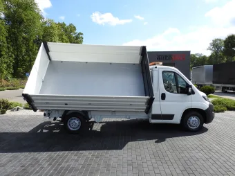 Peugeot Boxer wywrotka trojstronna 130KM 806753 - zaladunek