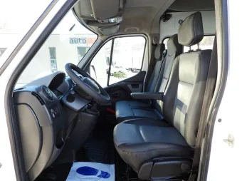Renault Master brygadówka 110KM 066740 - kokpit