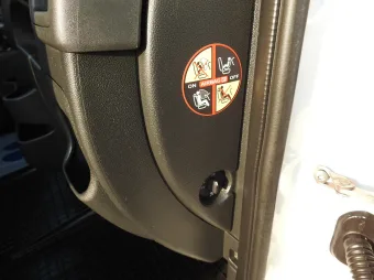 Renault Master brygadówka 130KM 734027 - konsola
