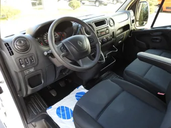 Renault Master brygadówka 130KM 734027 - srodek