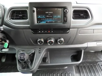 Renault Master brygadówka 180KM 120196 - wnetrze