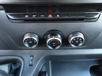 Renault Master brygadówka 180KM 185498 - wnetrze
