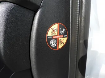 Renault Master brygadówka 135KM 326796 - wnetrze