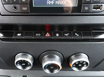 Renault Master chłodnia furgon 135KM 878125 - fotel pasazera
