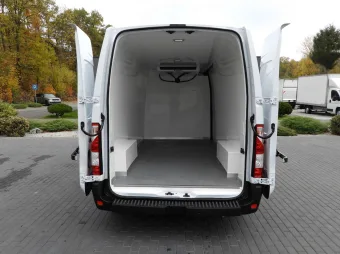 Renault Master chłodnia furgon 135KM 878125 - tyl zabudowy