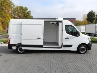 Renault Master chłodnia furgon 135KM 878125 - zaladunek