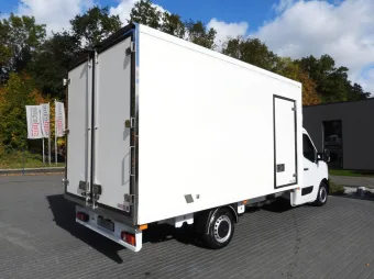 Renault Master chłodnia kontener 8 palet 165KM 318007 - bok zabudowy