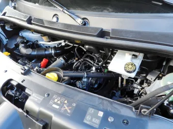 Renault Master chłodnia kontener 8 palet 165KM 318007 - kierownica